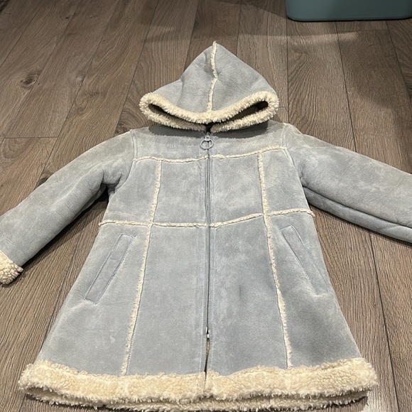 Danier leather jacket size 4 - Picture 2 of 6